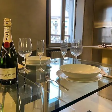 Spacious & Elegant Near Corso Como - Maroncelli Διαμέρισμα
