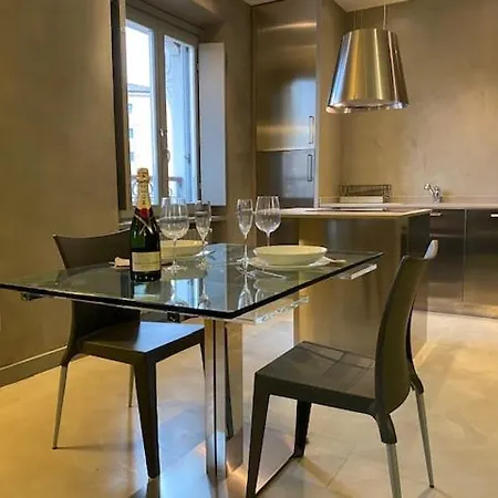 Spacious & Elegant Near Corso Como - Maroncelli Apartment