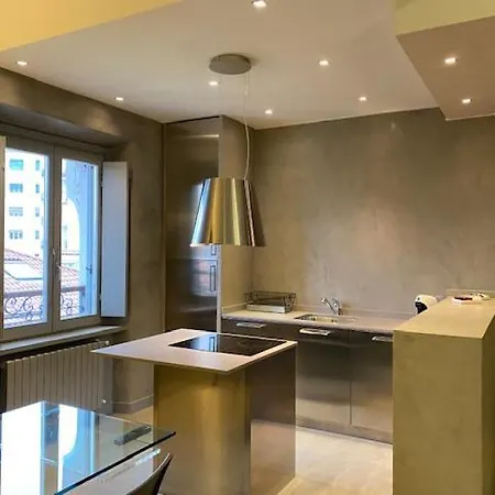 Apartment Spacious & Elegant Near Corso Como - Maroncelli Milan